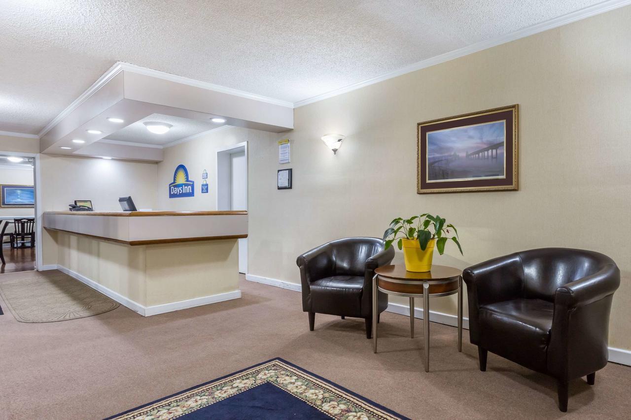 Days Inn By Wyndham Summerton Buitenkant foto