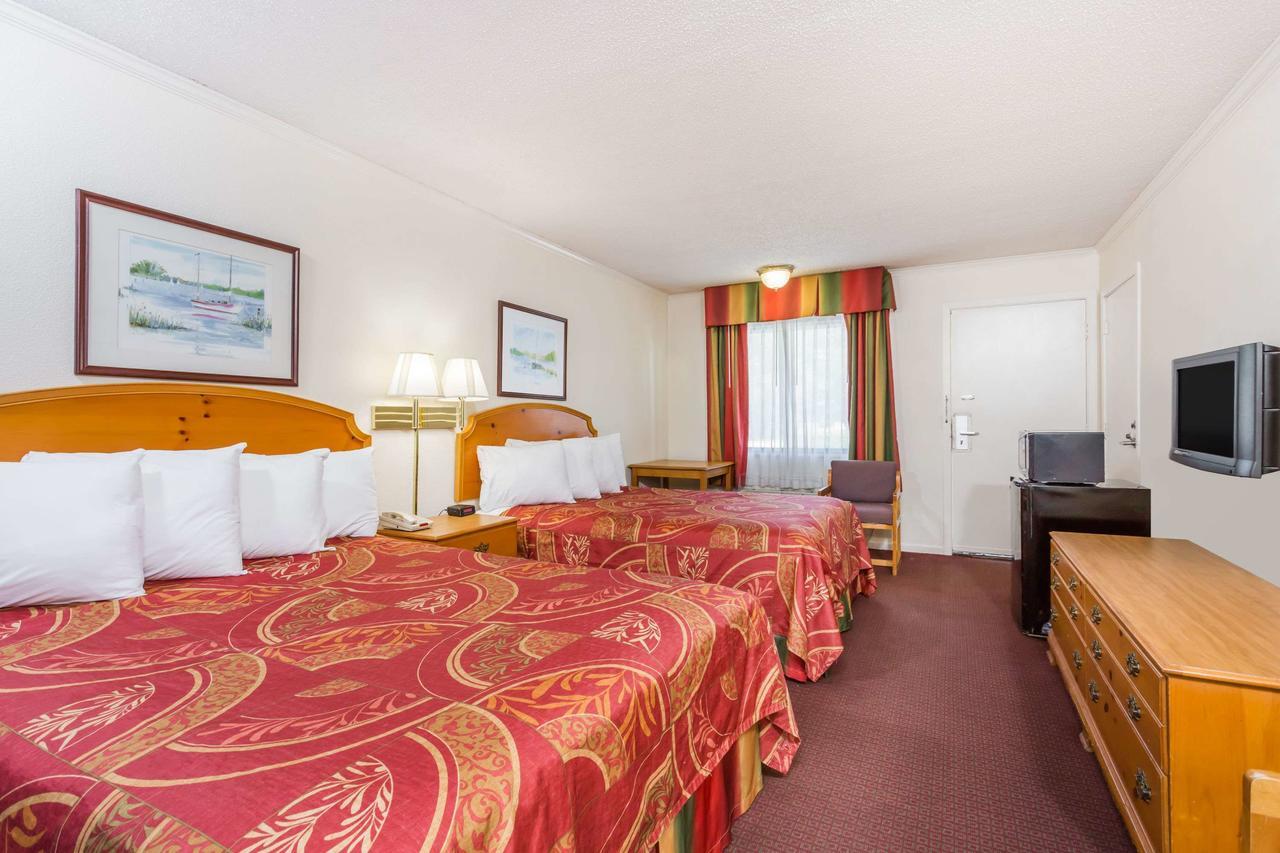 Days Inn By Wyndham Summerton Buitenkant foto