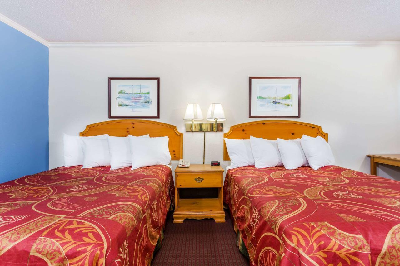 Days Inn By Wyndham Summerton Buitenkant foto